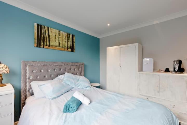 Stayinwoking At 30 Woodlands Horsell Exteriér fotografie