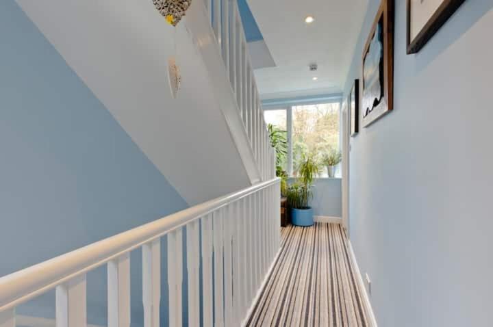 Stayinwoking At 30 Woodlands Horsell Exteriér fotografie